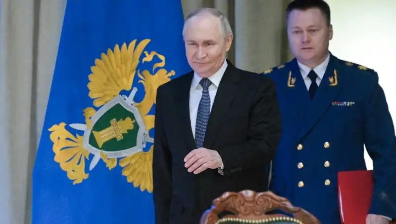 Putin'den Sarsıcı Açıklama: Rusya'dan Gitmeyenler İçin Son Tarih Belirledi
