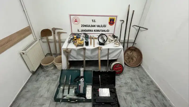 Çaycuma'da Tarih Avcıları: Kaçak Kazı Yapan 5 Kişi Yakalandı