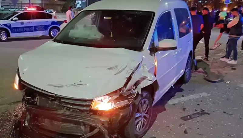 Batman'da Trafik Kazası: 7 Kişi Yaralandı, Olay Yerinde Panik Yaşandı