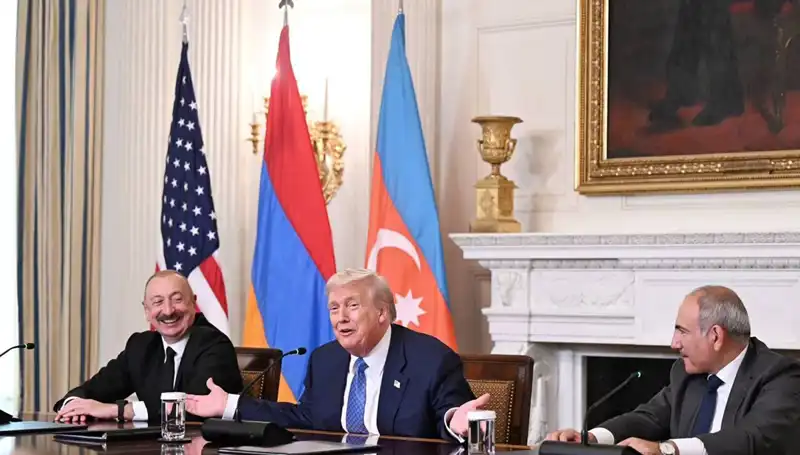 Aliyev'den Ermenistan'a Anayasa Çağrısı: Zaman Kaybetmeme Vurgusu