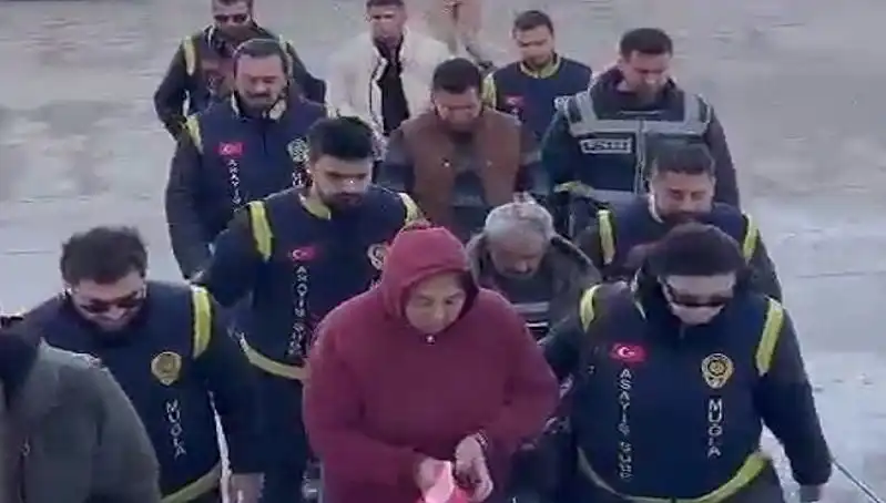 Kayıp Bebek ve Çikolata Poşeti: Yıllar Sonra Ortaya Çıkan Dehşet Verici Gerçek