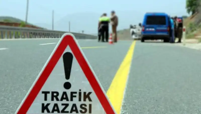 Bitlis’te İki Ayrı Trafik Kazasında 19 Kişi Yaralandı