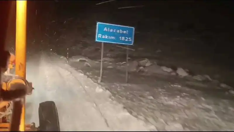 Antalya’da Düşmeyen Kar: Şehir, Beyaz Bir Sırla Tanıştı