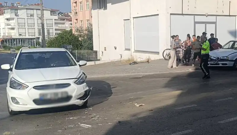 Antalya’da Trafik Kazası: İki Otomobil Çarpıştı, Yaralılar Var!