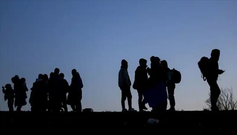 Kırklareli'nde 13 Düzensiz Göçmen Yakalandı: Gizemli Yolculuğun Ardındaki Gerçekler