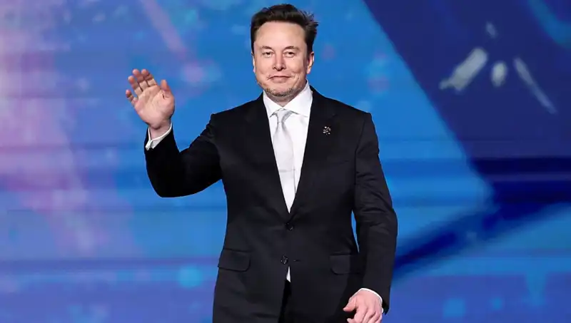 Tesla, Yeni Canavarıyla Otonom Sürüş Dünyasında Rüzgarı Arkasına Alıyor